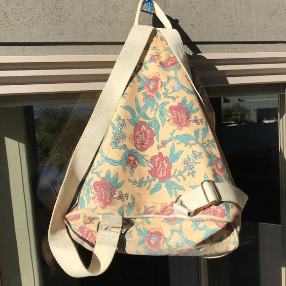 GAP floral canvas backpack - Picture 2 of 7